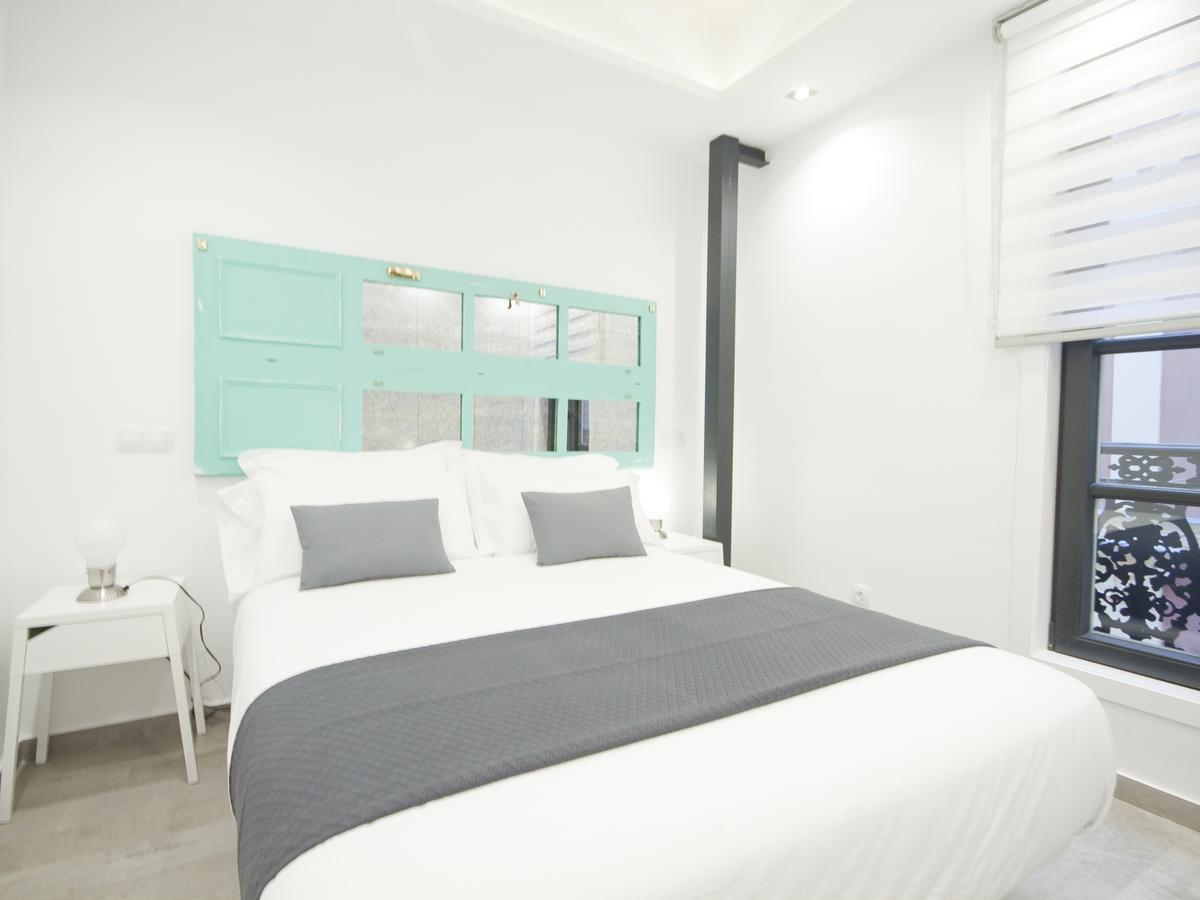 Apartamento nuevo y de lujo en puerta del sol Madrid Exterior foto